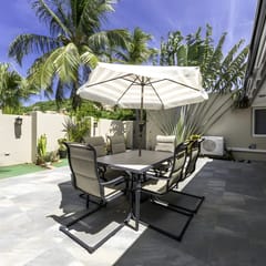 Pineapple Village 3208