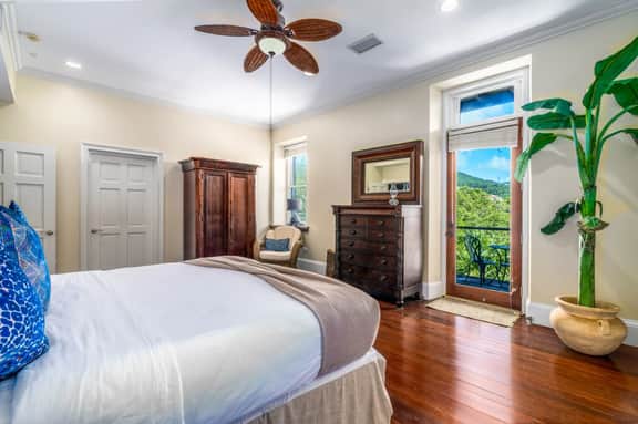 Lissette Manor - Image 4