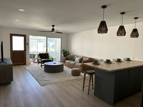 Crystal Cove B18 - Image 2