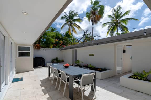 Pineapple Village 3800 - Image 3