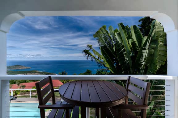 Island Paradise Getaway - Image 3