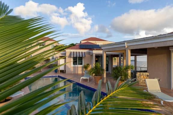 The Pointe at Secret Harbour - Image 4